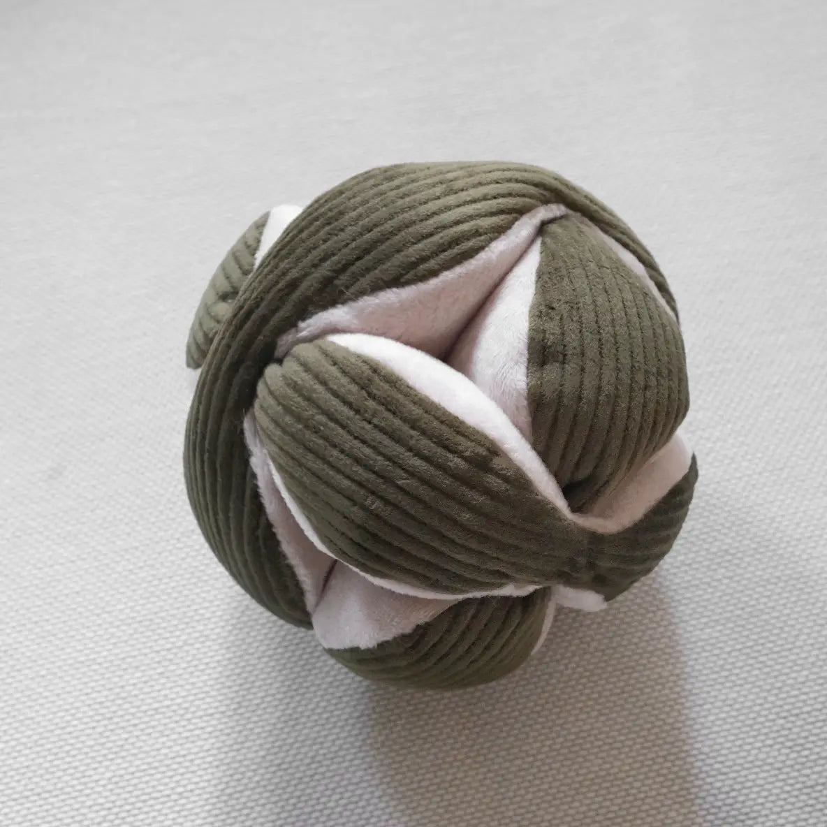 Lambwolf Collective MONTI Crinkly + Squeaky Snuffle Ball